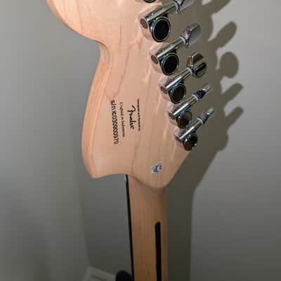 Squier Affinity Series Stratocaster with Rosewood Fretboard - Blue image 9