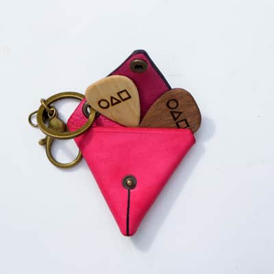 burnyblack inspired by squid game guitar picks, pickholder mask black/pink image 6