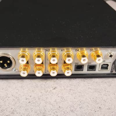 Immagine Benchmark DAC3HGC  Black USB Digital Audio Converter (DAC) with Remote - 4