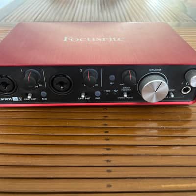 Focusrite Scarlett 2i4 2nd Gen USB Audio Interface 2016 - 2018 - Red / Black image 4