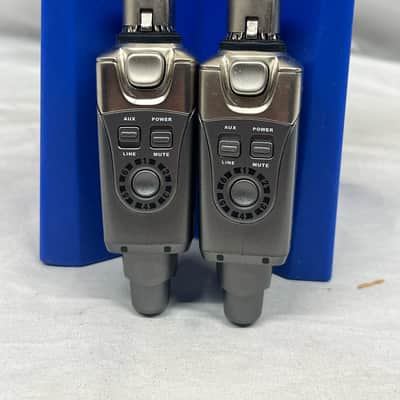Xvive U4 Wireless In-Ear Monitor System - 2 Transmitters, 2 Receivers image 11