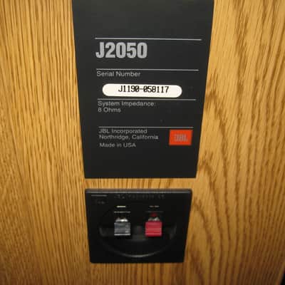 JBL J2050 2-way compact bookshelf speakers image 2