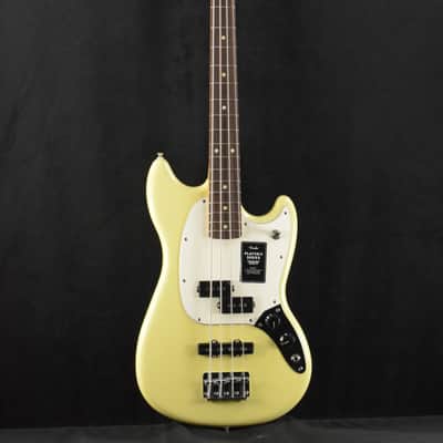 Fender Player II Mustang Bass PJ Hialeah Yellow Rosewood Fingerboard image 2