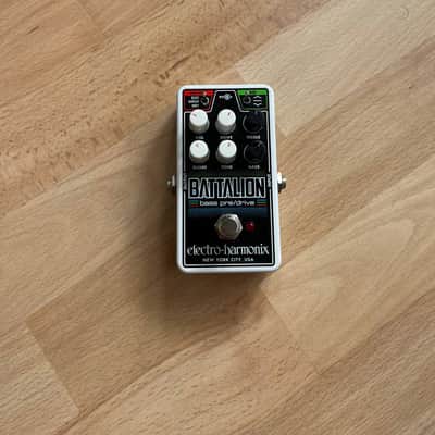 Electro-Harmonix Nano Battalion Bass Preamp and Overdrive 2018 - Present - Black image 3
