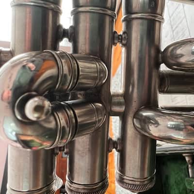 1909 Frank Holton “New Proportion” Cornet – Chicago Era – Couturier Model – Silver – Original Case & Mouthpieces image 10