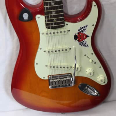 Squier Standard Stratocaster 2006 with Rosewood Fretboard in HS Case - Cherry Sunburst image 4