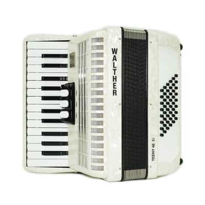 Walther Teeny 48 Bass Lightweight Piano Accordion, German Akkordeon for Beginners Children Kids, Straps, Hard Case, 2697 image 1