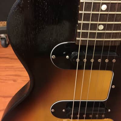 2007 Gibson Melody Maker Reissue Dual Pickup Vintage Sunburst image 8