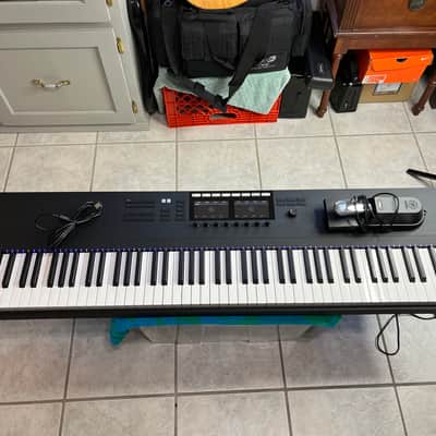 Native Instruments Komplete Kontrol S49 MK2 NI 25 Retrospective