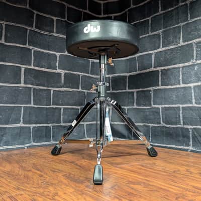 DW 3000 Series Drum Throne • Round Top • Stable, Comfortable, Gig‑Ready image 2
