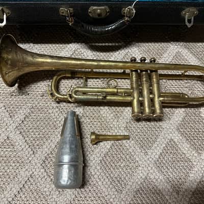 CG Conn LTD New York Symphony Special 1940s Trumpet image 6