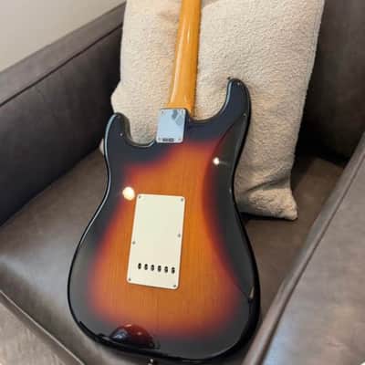 Fender Vintera II '60s Stratocaster with Rosewood Fretboard 2023 - Present 3-Color Sunburst image 8