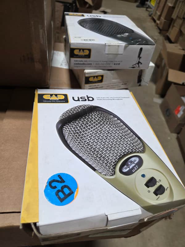 CAD U37 USB Large-Diaphragm Cardioid Condenser Recording Microphone B-Stock image 1