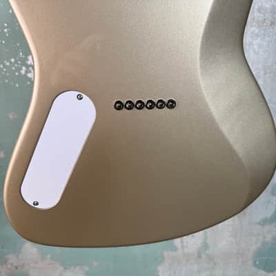 Harmony Silhouette with Rosewood Fretbaord 2023 - Present - Champagne image 11