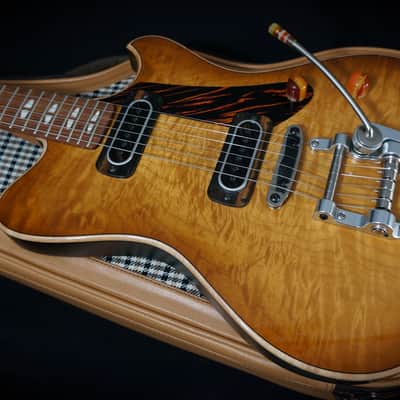 Powers Electric A-Type Select Flame in Wild Honey Burst image 8