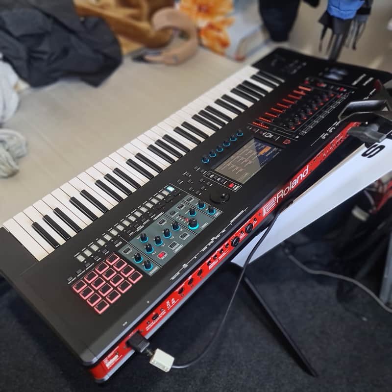 Roland Fantom 2024 - Black-Red image 1
