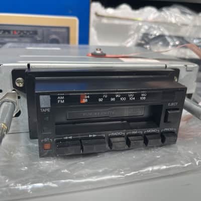 Realistic 12-1928A 1988 Vintage Classic Car Audio Auto Reverse Cassette Player Radio - NEW in Original Box! image 2