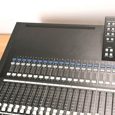 Yamaha LS9-32 32-Input Digital Mixing Console CG01Y2A image 4
