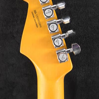 Fender American Ultra Luxe Vintage '60s Stratocaster Rosewood Fingerboard Ice Blue Metallic image 9