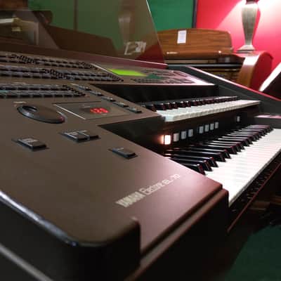 Yamaha EL-70 Organ image 1