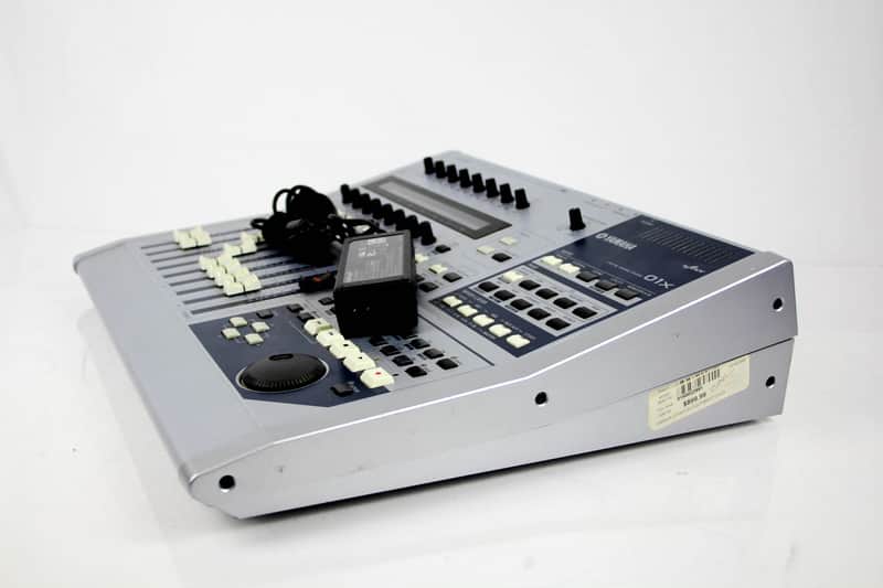 Yamaha 01X - 28 Channel Mixing Digital Mixing Studio new power