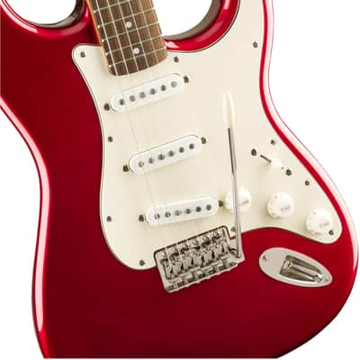 Squier Classic Vibe '60s Stratocaster Electric Guitar, Laurel Fingerboard, Candy Apple Red image 2
