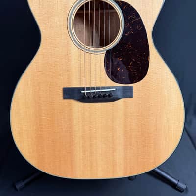 Martin 000-18 (2026) Auditorium Acoustic Guitar Gloss Natural Finish w/ Case image 2