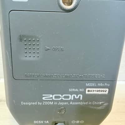 Zoom H4n Pro Handy Recorder Portable 4-Track Audio Recorder w/ Box & Manuals image 11