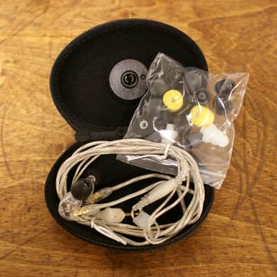 Shure SE425-CL Clear Sound Isolating Earphones SE425CL image 2