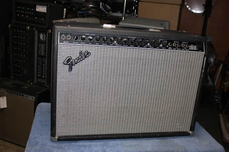 Fender Ultimate Chorus- 2x12/Combo image 1