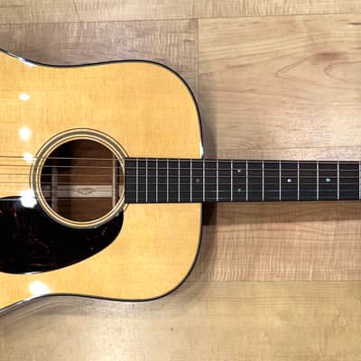 Martin Standard Series Super D-18 Large-Body Dreadnought Acoustic Guitar 2026 - Natural image 2