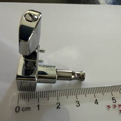Fender Standard Tuning Machines 2026 - Chrome image 2