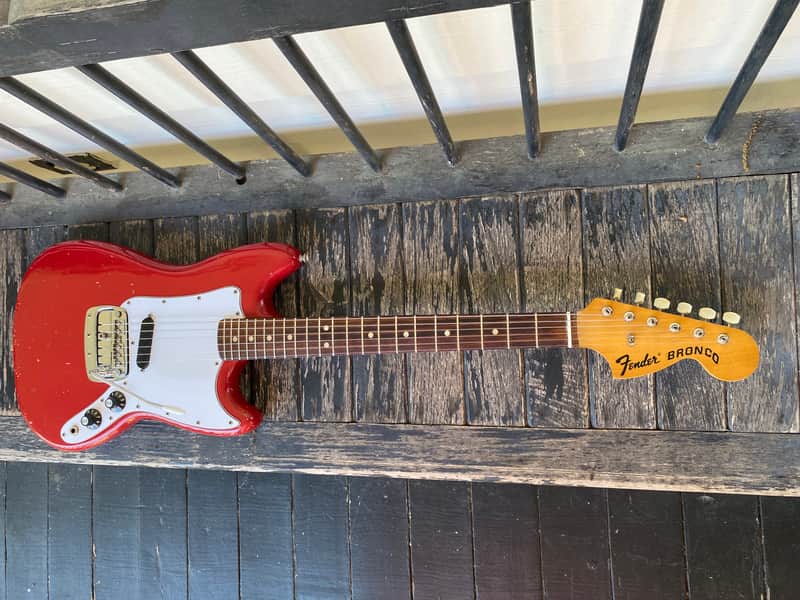Fender Bronco 1976 - Red image 1
