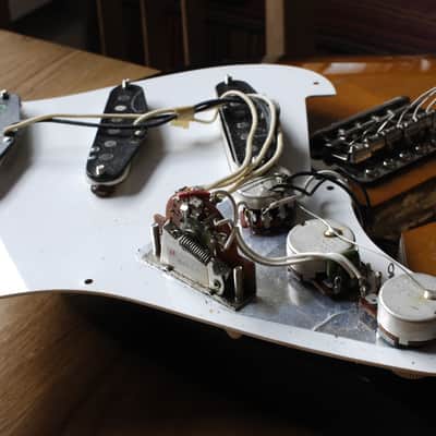 Squier Stratocaster 57' RI 1982 JV Japan Export 3,17kg! USA Fullerton Black Bobbins PUs 100% orig ! image 8