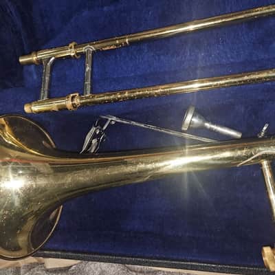 Holton TR602R Brass Trombone, Japan, case & mouthpiece, Very Good Condition image 10