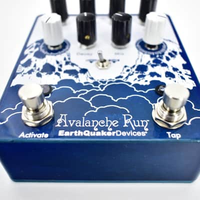 EarthQuaker Devices Avalanche Run Stereo Reverb & Delay with Tap Tempo V2 2022 Blue Sparkle / White image 4