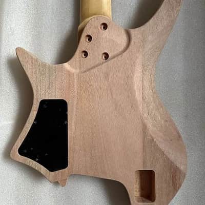 Tiger Maple Top 7 String Headless Guitar Mahogany Body with Maple Neck image 2