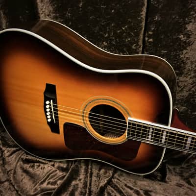 Guild D-55 2013 Sunburst New Hartford Built Guild Acoustic D55 Very Good Condition Dreadnought image 4