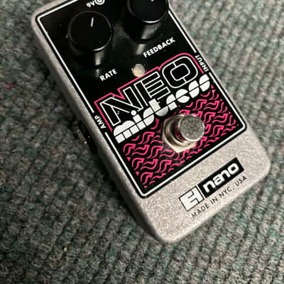 Electro-Harmonix Neo Mistress Flanger 2011 - Present - Black / Pink image 2