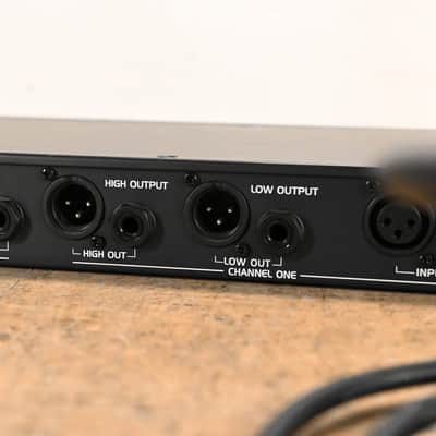ART 310 Stereo 2-Way/Mono 3-Way Crossover CG01VKD image 8