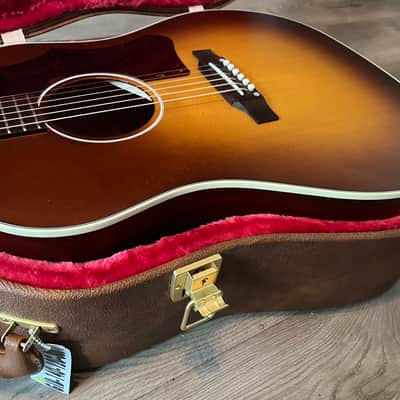 Gibson J-45 '50s Faded 2022 - Present - Faded Sunburst image 2