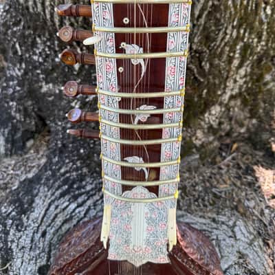 Maharaja Electric Sitar Studio Edition- Built in Pickup- Excellent Condition- Gig Bag Included image 5