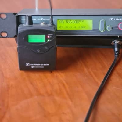 Sennheiser Sennheiser SR300 IEM G2 D (786–822 MHz) + EW300 IEM G2 Bodypack Receiver | Rack Mount | Professional Set image 16