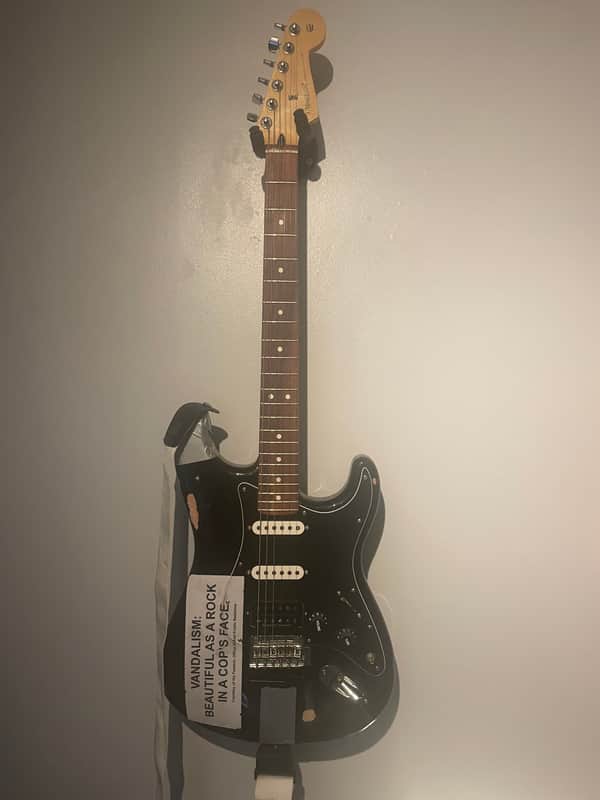 Fender Kurt Cobain 'Vandalism' Stratocaster Replica, Road Worn