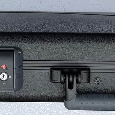 Fender 099-6102-306 Deluxe Molded Strat / Tele Case  - Black image 2