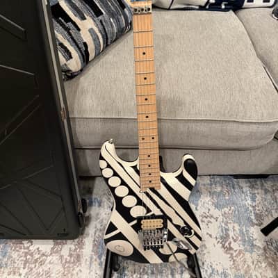 EVH Striped Series "Circles/See Ya" 2024 - Present - Satin Black/White image 2