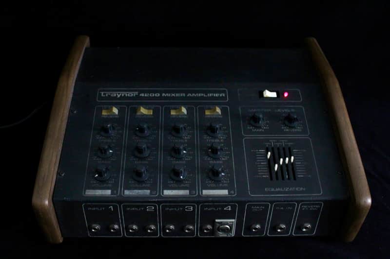 Traynor 4200 Mixer image 1