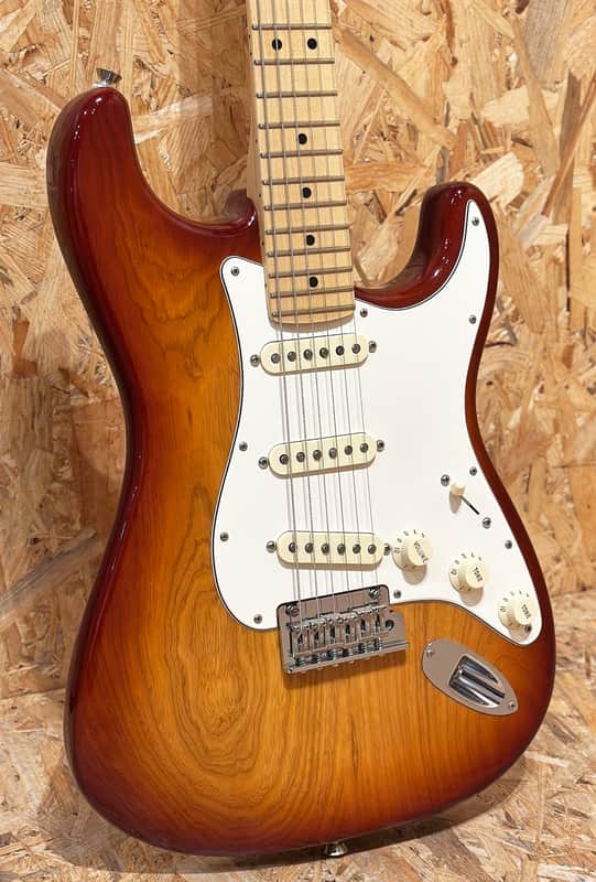 Pre Owned Fender 2018 American Professional Stratocaster - Sienna Sunburst, Maple Inc. Case