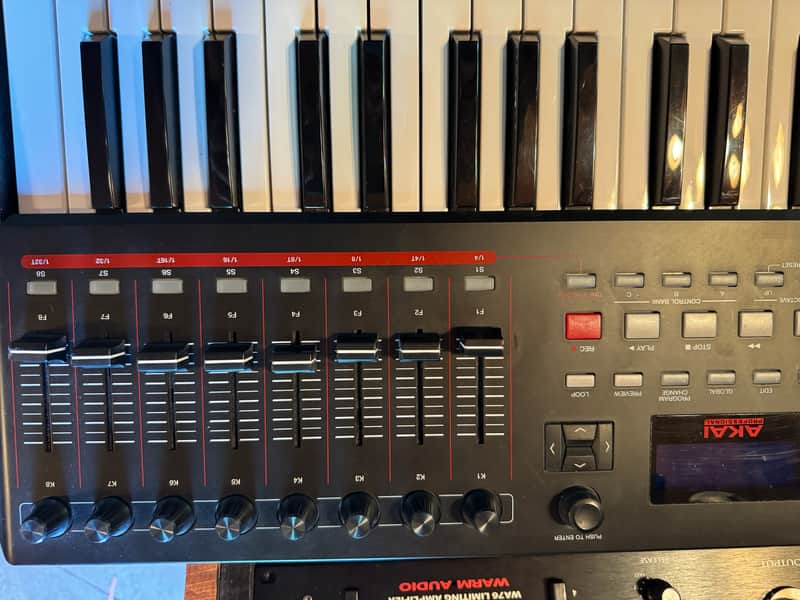 Akai MPK249 2014 - Present - Black image 1