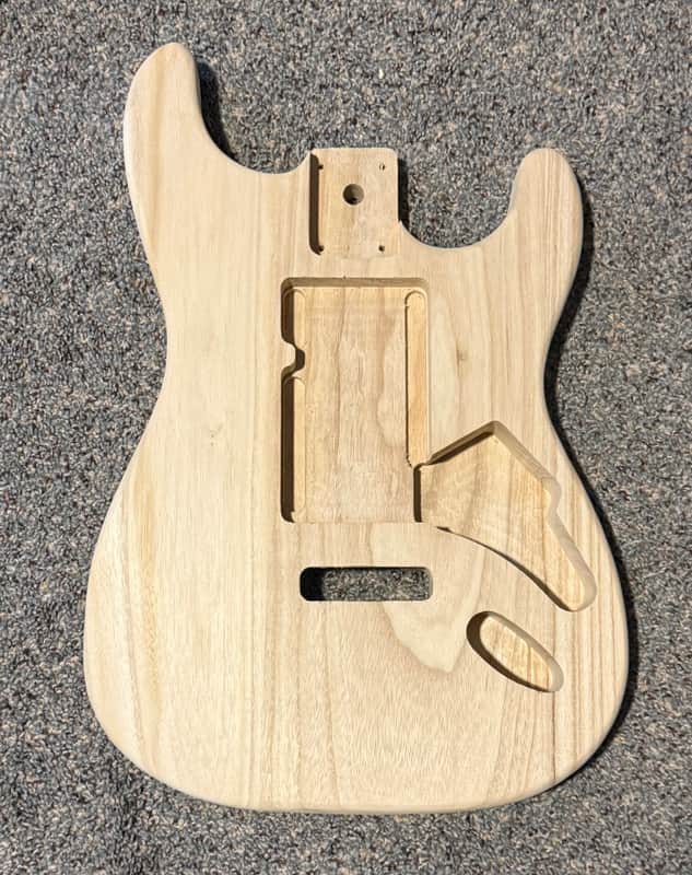 Stratocaster 2025 - Raw body and finished neck image 1